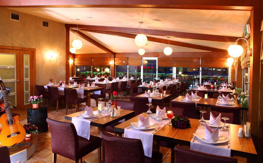 Sultan Hotel-Restaurant-Bistro 시바스 외부 사진